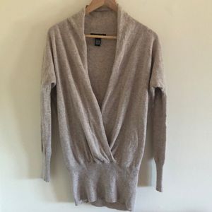 NWOT Paraphrase open v Sweater